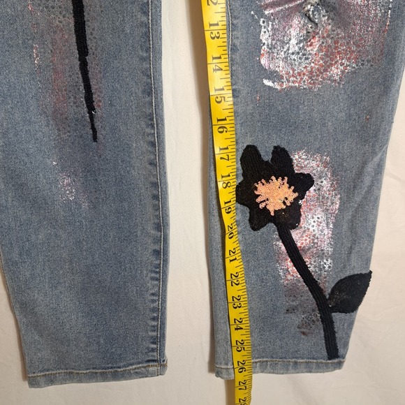 AZI Jeans Size 8 Classic Medium Wash Denim Women's Appliqué Flower - Picture 10 of 11